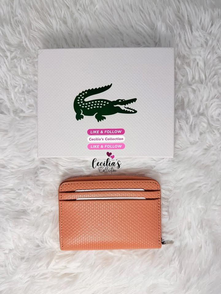 Lacoste Unisex Chantaco Zippered Mini Wallet (Category: Wallets & Card holders) located in Paranaque City. Submitted by ceciliascollection (Listing ID 1440781083, Image 2). Description: ⓇⒺⓈⓉⓄⒸⓀ ⒶⓁⓁⒺⓇⓉ 𝓛𝓪𝓬𝓸𝓼𝓽𝓮 𝓤𝓷𝓲𝓼𝓮𝔁 𝓒𝓱𝓪𝓷𝓽𝓪𝓬𝓸 𝓩𝓲𝓹𝓹𝓮𝓻𝓮𝓭 𝓕𝓲𝓷𝓮 𝓛𝓮𝓪𝓽𝓱𝓮𝓻 𝓜𝓲𝓷𝓲 𝓦𝓪𝓵𝓵𝓮𝓽 ❣️𝗢𝗡 𝗛𝗔𝗡𝗗 & 𝗥𝗘𝗔𝗗𝗬 𝗧𝗢 𝗦𝗛𝗜𝗣❣️ 💯𝗔𝘂𝘁𝗵𝗲𝗻𝘁𝗶𝗰 𝗳𝗿𝗼𝗺 𝗟𝗮𝗰𝗼𝘀𝘁𝗲 𝗦𝗶𝗻𝗴𝗮𝗽𝗼𝗿𝗲 💰Mall Price ₱5,950.00 ✔️3 pcs. 