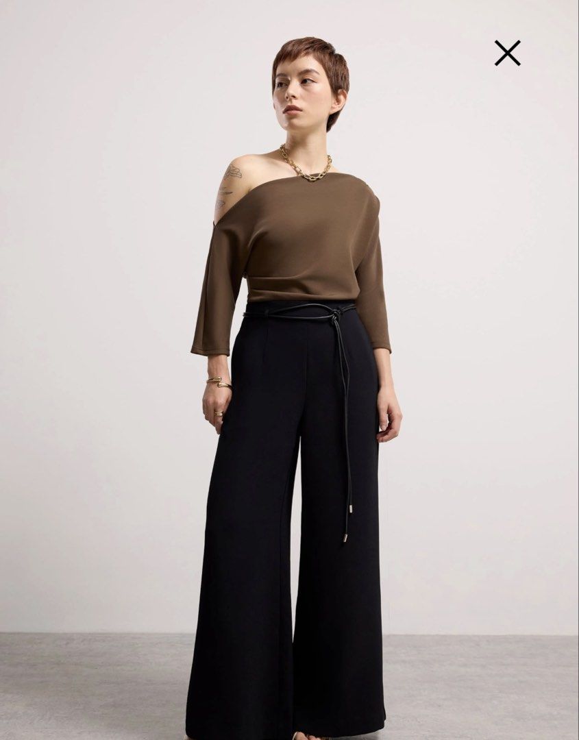 LB Juno Tencel Asymmetric Batwing Top (Category: Blouses) located in Singapore. Submitted by monologie (Listing ID 1440769122, Image 3). Description: 10/10 only worn once.