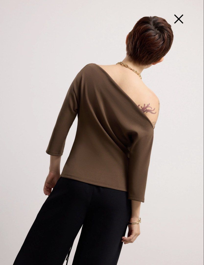 LB Juno Tencel Asymmetric Batwing Top (Category: Blouses) located in Singapore. Submitted by monologie (Listing ID 1440769122, Image 2). Description: 10/10 only worn once.