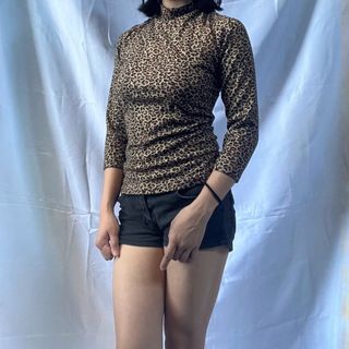 (Category: ) located in . Submitted by demi.rewears (Listing ID 1440802326, Image 1). Description: .