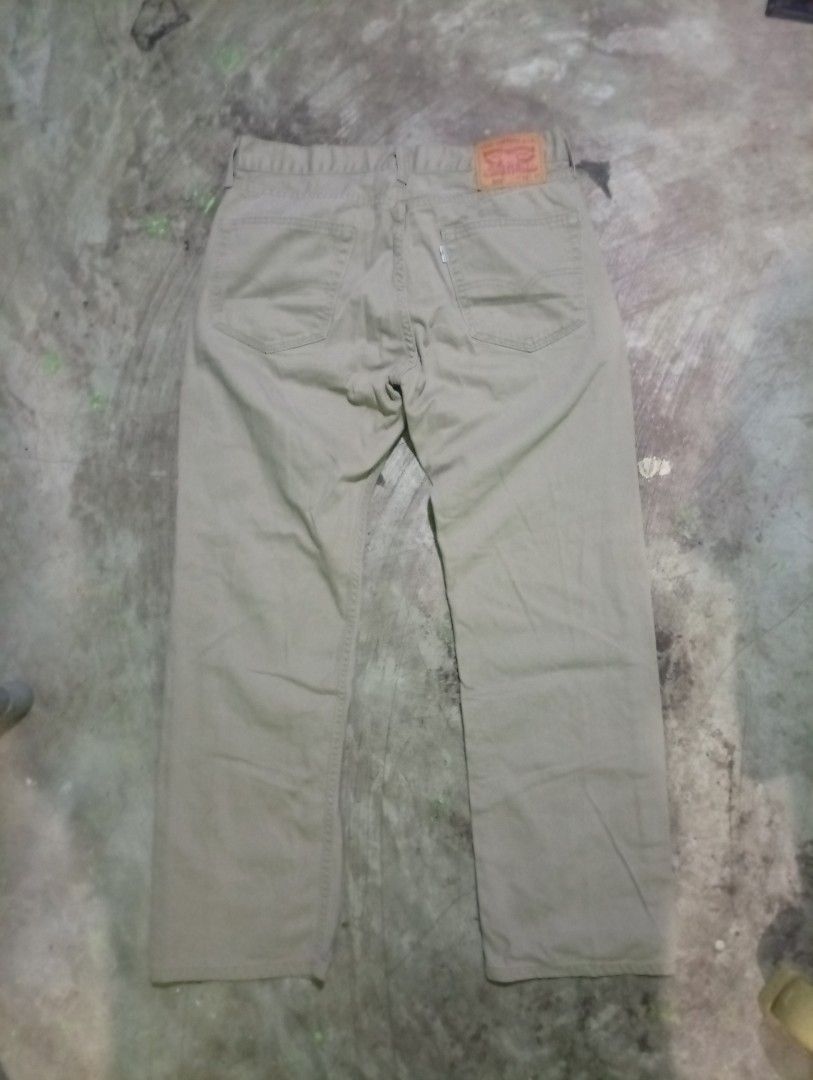 Levis Strauss pants 505 (Category: Jeans) located in Manila. Submitted by mojonarchives (Listing ID 1440900463, Image 1). Description: Levis Strauss pants 505 Size:32 Length: 39 Inches Hem:8 inches Thighs: 11 inches Condition Excellent Colorate 9.5/10 issue:0 Delivery Every Saturday 🙏♥️ MOP Gcash MOD Jnt Express.