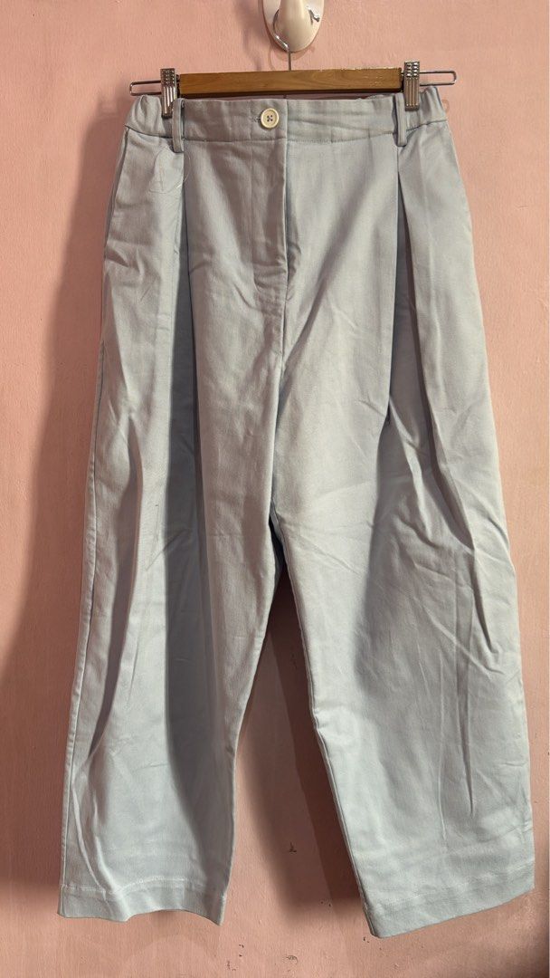 Light Blue Pleated Wide Leg Cropped Pants (Category: Other Bottoms) located in Manila. Submitted by paperthread (Listing ID 1440772754, Image 1). Description: Rfs: too big Big on waist, legs and should be cropped but appears long for 5’1.