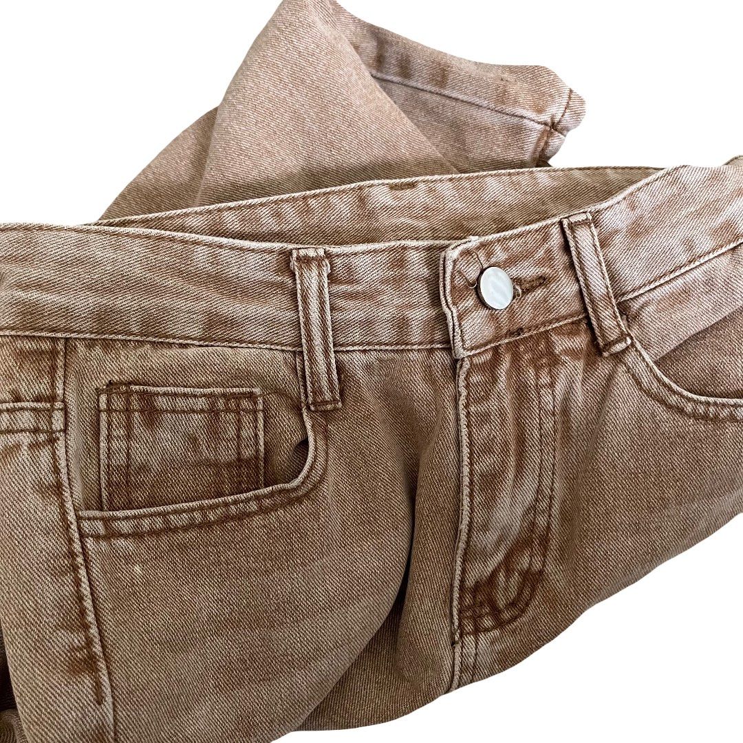 Light Brown / Brown Wide Leg Jeans (Category: Jeans) located in Bacolor. Submitted by readytothrift.ph (Listing ID 1440800611, Image 2). Description: * So much nicer in person huhu camera won’t do justice Brown / Light Brown Wide Leg Jeans; — good as new - nice ng fit huhu - nice color too, parang bago & super nice ng shades of brown 🤎🤍 - wala ako masabi haha ang ganda lang talaga Color: 10/10, no discoloration Fabric: high quality hard denim, 