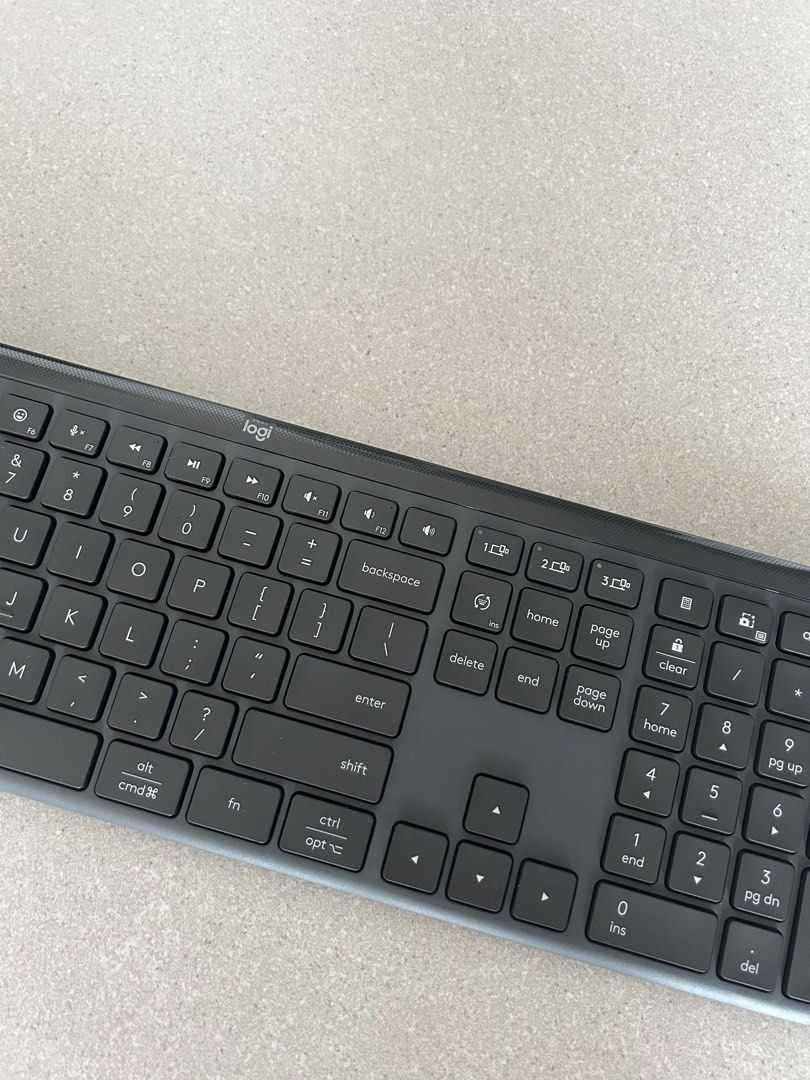 Logitech K950 Wireless Keyboard468934670251479041