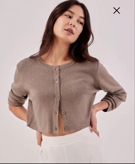 (Category: ) located in . Submitted by aplacetoshop (Listing ID 1440900521, Image 1). Description: .
