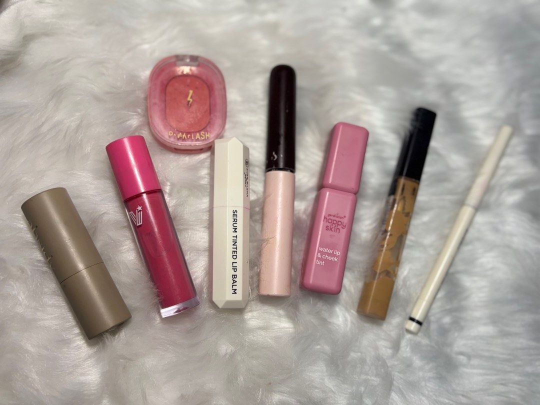 Makeup Bundle (Category: Makeup) located in Manila. Submitted by scshellfinds (Listing ID 1440910452, Image 1). Description: - Bundle of makeup items perfect for trying new brands and shades. - Includes: Happy Skin Water Lip & Cheek Tint, Rom&nd Serum Tinted Lip Balm - Also includes a few other lip products and a blush. Only selling as a bundle! .