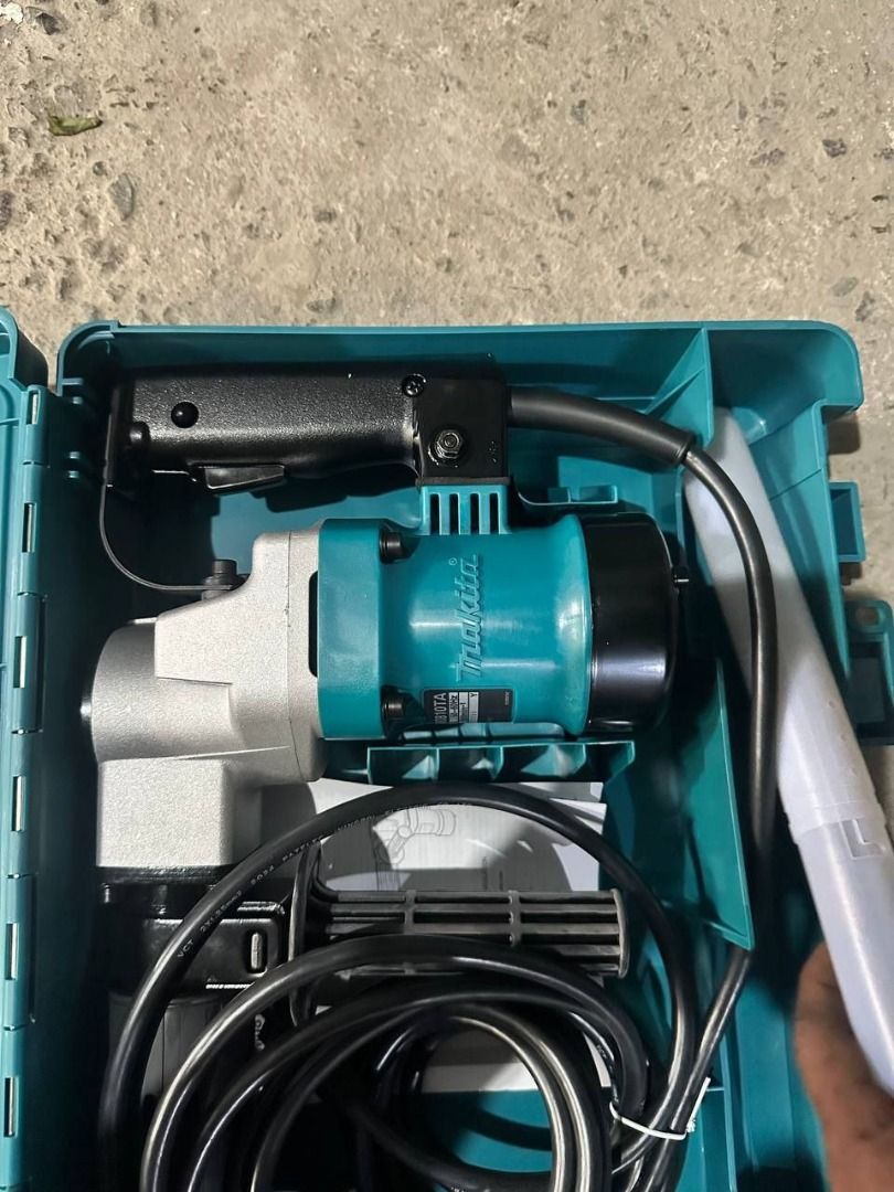 Makita Chipping Gun Model: HM0810TA (Category: Construction Tools & Equipment) located in Manila. Submitted by 09171479278_elsie. (Listing ID 1440835387, Image 3). Description: Makita Chipping Gun Model: HM0810TA PRICE: 19,750.