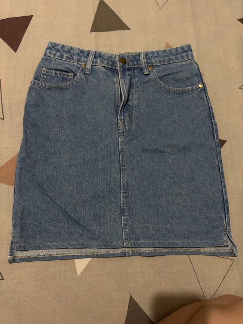 Maong Denim Pencil Skirt (Category: Skirts) located in San Pedro. Submitted by matchlant_ (Listing ID 1440932379, Image 1). Description: Size 27-28 Loc: San Pedro, Laguna .