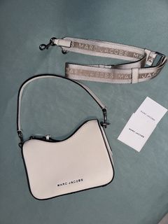(Category: ) located in . Submitted by acjvpreloved (Listing ID 1440870537, Image 1). Description: .