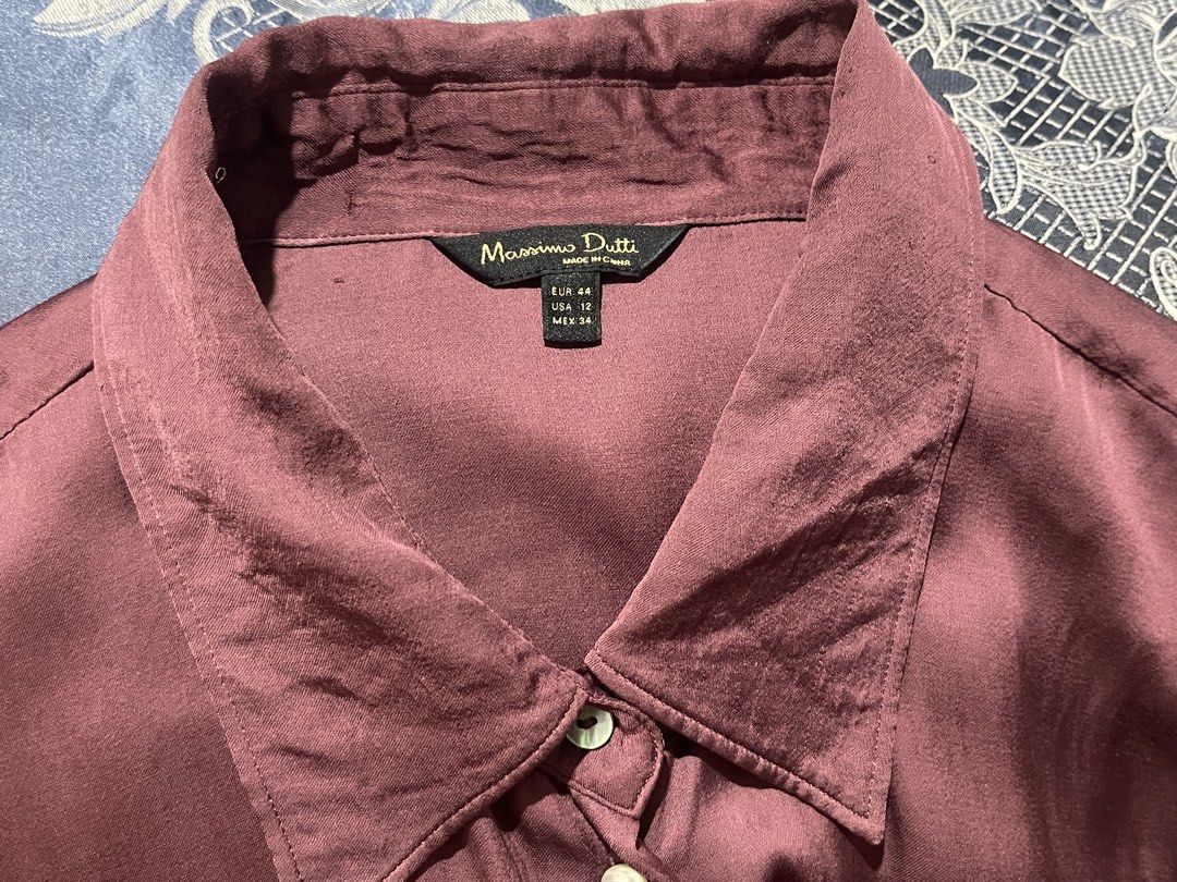 Massimo dutti dusty Rose lyocell shirt (Category: Longsleeves) located in Donsol. Submitted by saksthriftavenuebyluckymaria8 (Listing ID 1440762658, Image 2). Description: - Color: Dusty Rose - Style: Long sleeve button-up shirt - Features: Classic collar, button front - Versatility: Ideal for both work and casual occasions Size 12 US chest 23 armhole 10 shoulder 17 length 26In.
