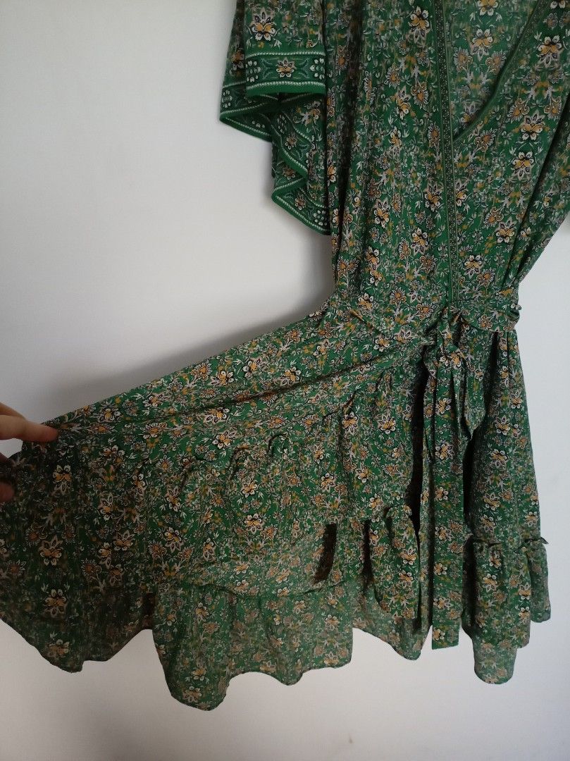 Max Studio Green Floral Dress (Category: Dresses) located in Mabalacat. Submitted by twilight_radar (Listing ID 1440914289, Image 2). Description: .