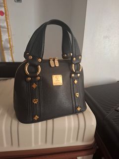 (Category: ) located in . Submitted by gentlelion-abbb (Listing ID 1440759446, Image 1). Description: .