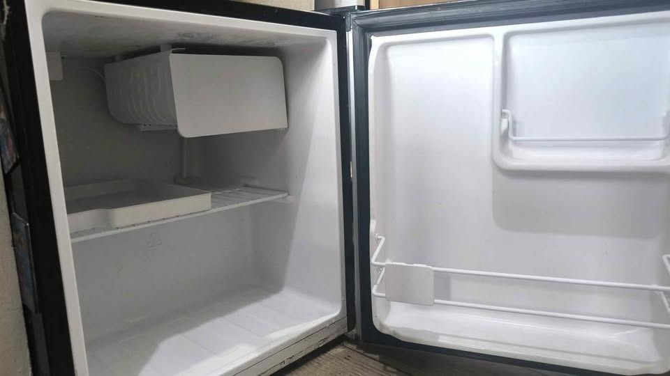 MINI FRIDGE (American Home Mini Bar) (Category: Refrigerators and Freezers) located in Makati City. Submitted by johnnormanr.estuista (Listing ID 1440794636, Image 2). Description: American Home ABR-H1822G Bar Ref 1.8cuft Gray ✅ Original ✅ With box and paper ✅ No issue ✅ Minor scratches RFS: Decluttering.