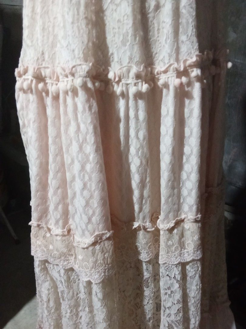 Muted pink lace maxi dress (Category: Dresses) located in Meycauayan. Submitted by midori021 (Listing ID 1440912512, Image 3). Description: signs of usage M-L.