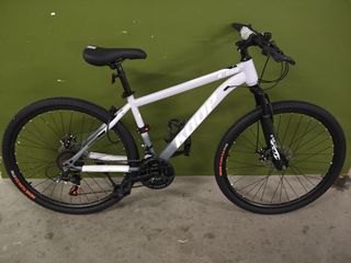 (Category: ) located in . Submitted by veloworks (Listing ID 1440826480, Image 1). Description: .