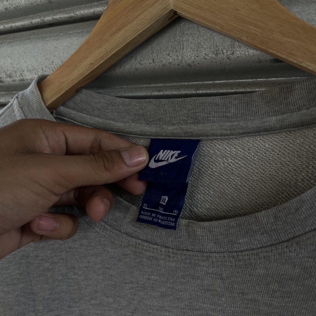 Nike Club Sweatshirt (Category: Coats, Jackets and Outerwear) located in Sagbayan (Borja). Submitted by thriftbyken (Listing ID 1440816261, Image 3). Description: 26 length 22 width.