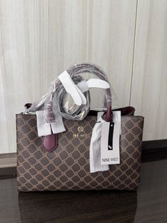 (Category: ) located in . Submitted by shopkkclosetsg (Listing ID 1440813663, Image 1). Description: .