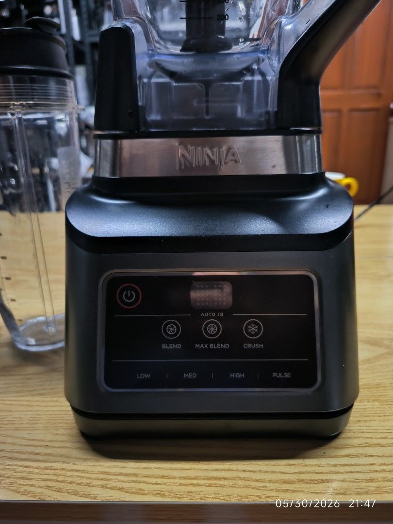 Ninja Blender (Category: Juicers, Blenders & Grinders) located in Pulilan. Submitted by srtidon (Listing ID 1440904203, Image 2). Description: working with signs of usage only.