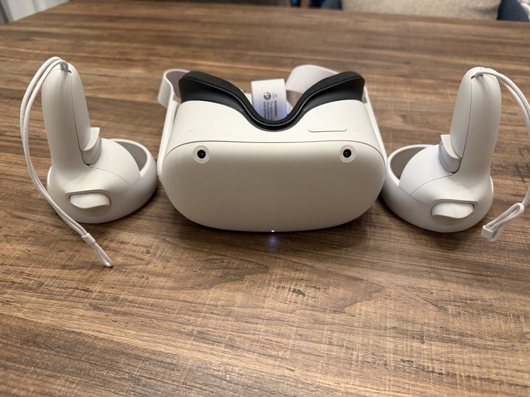 Oculus Quest 2 VR 256GB Headset with Controllers (Category: Virtual Reality) located in Singapore. Submitted by sgdealhunter (Listing ID 1440881088, Image 1). Description: - Oculus Quest 2 VR Headset - Includes 2 Controllers - White Color - Perfect for Immersive Gaming & Experiences - Excellent Working Condition - Ready for a New Owner.