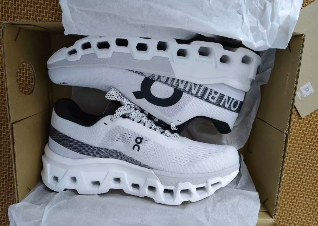 On Cloudmonster 2 (Category: Sneakers) located in Singapore. Submitted by gentlefalcon.f77c7a (Listing ID 1440824899, Image 3). Description: Brand new authentic On Cloudmonster 2 comfortable and versatile casual marathon training running shoes for men.