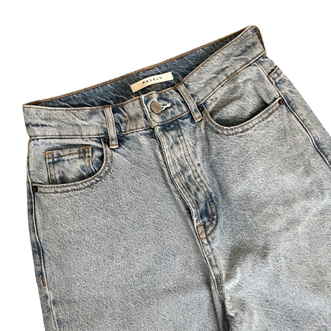 PACSUN Button Down / Butterfly High Rise Straight Jeans (Category: Jeans) located in Bacolor. Submitted by readytothrift.ph (Listing ID 1440802810, Image 1). Description: *** So much nicer in person huhu camera won’t do justice *** Kindly check 2nd photo, its close enough to its actual color PACSUN Button Down High Rise Straight Jeans (button fly / button down); — good as new‼️ - super nice ng fit huhu wouldn’t mind keeping this 🙈 - super nice c