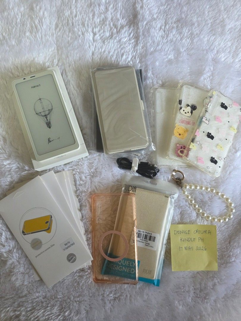 Palma 2 for sale (Category: E-Readers) located in Marikina City. Submitted by denise.catura (Listing ID 1440764595, Image 2). Description: Boox Palma 2 in White Brand and model of item: Boox Palma 2 White (monochrome/b&w) Ad supported: No Refurbished: No, bought brand new Inclusions: Unit, OG Boox case, USB C cable (can't find the og one), 2 Tudia cases, 3 transparent cases, 5 extra screen protectors Date of purchase: January 2025 Condition: used