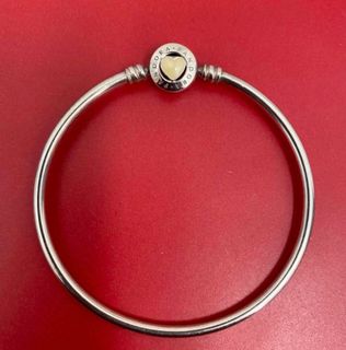 (Category: ) located in . Submitted by beckyshop2024 (Listing ID 1440947919, Image 1). Description: .