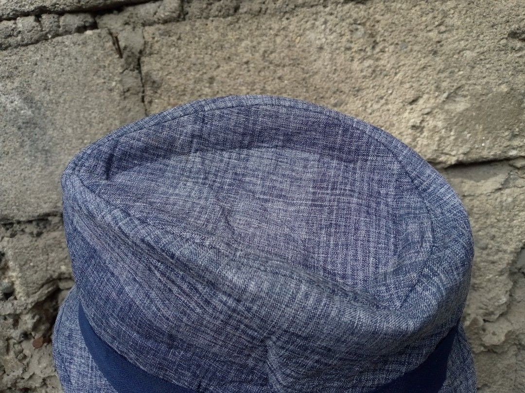 Penguin (Category: Caps & Hats) located in General Santos City (Dadiangas). Submitted by evolveorrepeat1991 (Listing ID 1440760083, Image 3). Description: penguin bucket hat size: S/M CIRCUMFERENCE: 23.5 inch dm to purchase.