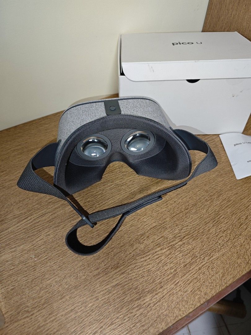Pico u Daydream View Virtual Reality Headset in Slate Grey. (Category: Mounts & Holders) located in San Miguel. Submitted by mharly0221 (Listing ID 1440949510, Image 3). Description: goods mabago at malinis kaso wala remote pero magagamit naman sya.