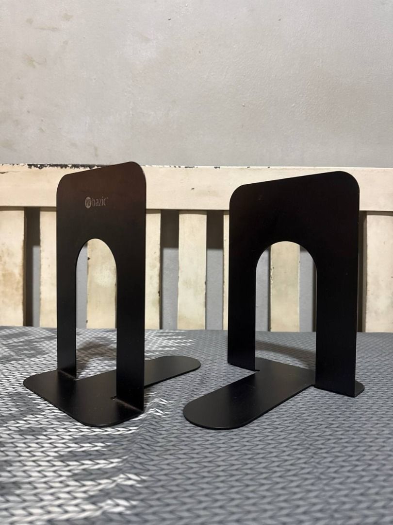 POP Bazic Bookends468742452586096641