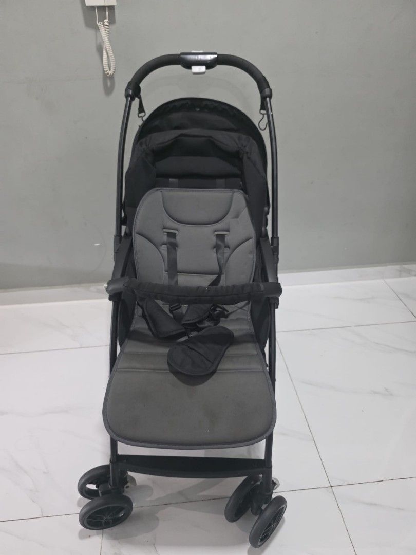 Prego Lightweight Stroller (Category: Strollers) located in Singapore. Submitted by truewater_af05b7 (Listing ID 1440875416, Image 1). Description: Urgent moving out sale Lightweight Prego stroller Include storage basket in good condition selling because moving out..