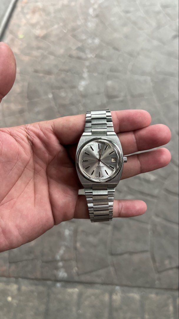 Rare Vintage Omega Seamaster Ref.166.0204 (Category: Luxury Watches) located in Caloocan City. Submitted by _alennchan (Listing ID 1440761526, Image 1). Description: Rare Vintage Omega Seamaster Ref.166.0204 - Cal.1010 - Condition: 9.8/10 - No issue/ Mint condition - Up to 8.5 Wrist Size - Case size approx 35mm - Ref. 166.0204 - Automatic Movement - Comes with replacement box Inclusions: Replacement box 🏷️ 36,999 PHP Negotiable FB page: Mga relo
