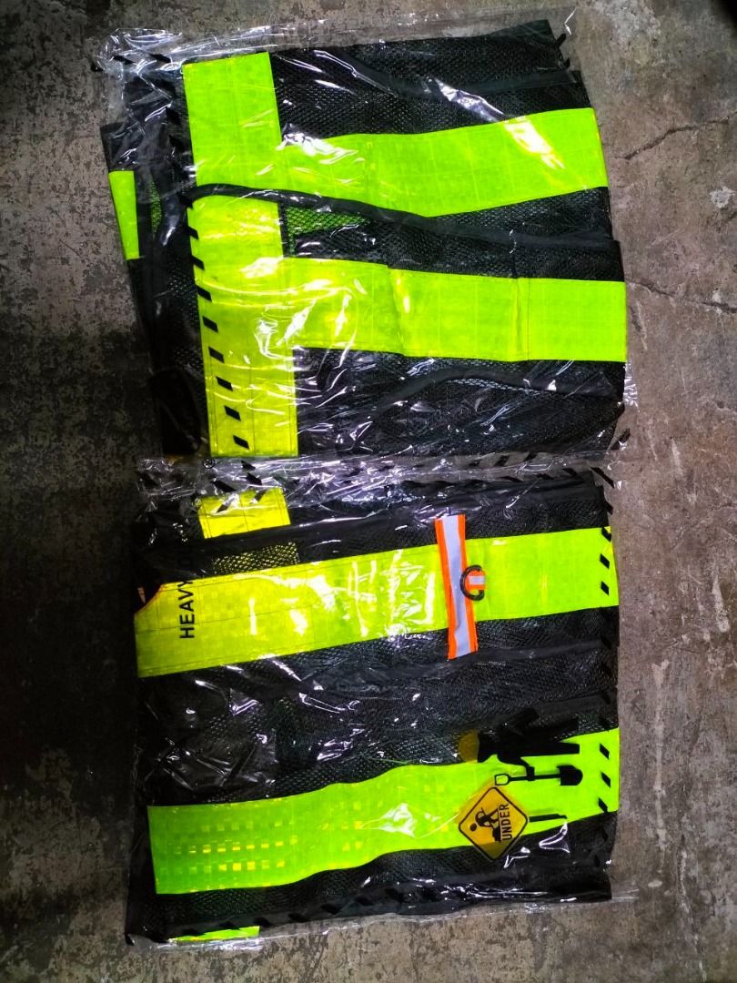 Reflectorized Vest Specs: Neon green/black (Category: Everything Else Others) located in Manila. Submitted by joeyroque09 (Listing ID 1440768124, Image 3). Description: Reflectorized Vest Specs: Neon green/black Price: 90.