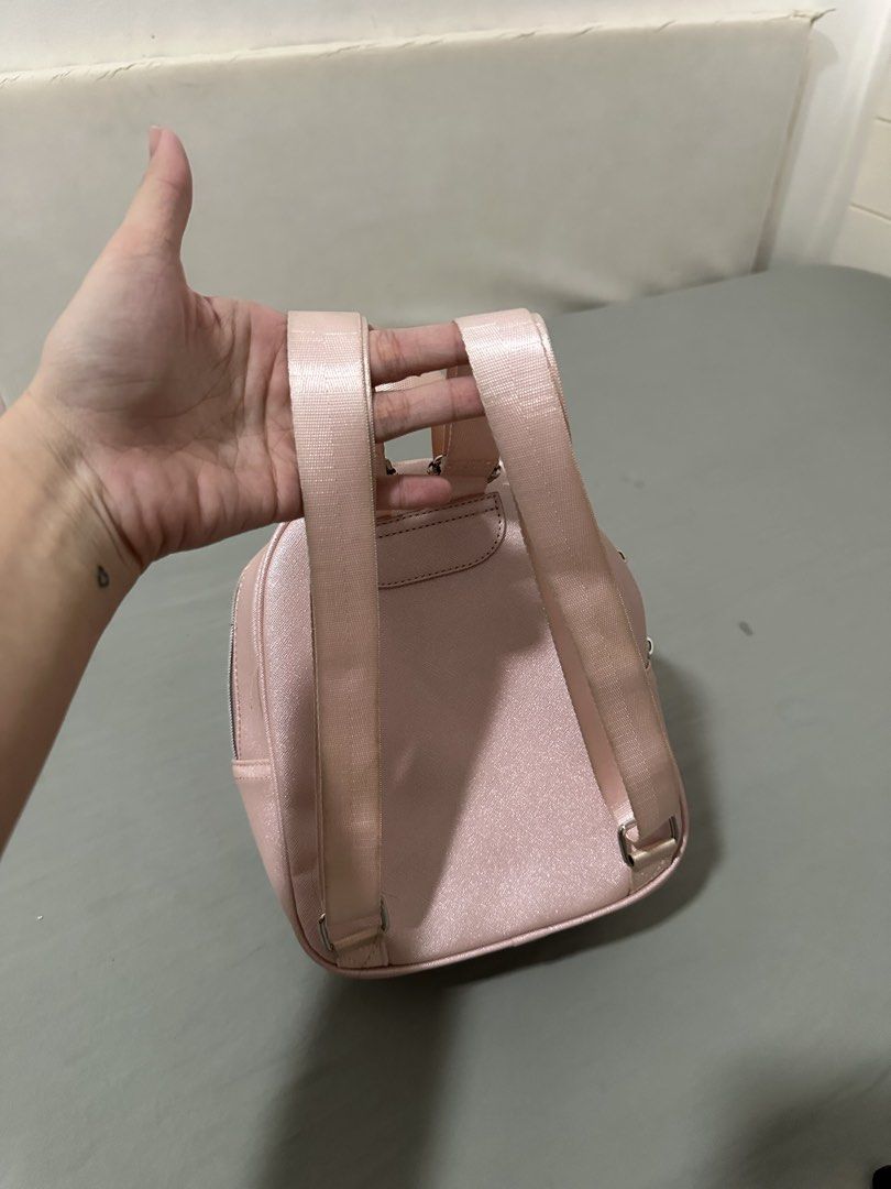 Robby Rabbit Bagpack (Category: Babies & Kids Fashion) located in Imus. Submitted by theregals (Listing ID 1440759834, Image 2). Description: .