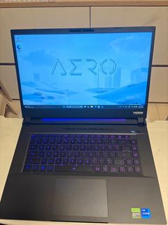 RTX 4060 Gigabyte AORUS 15 BKF475617352651253760