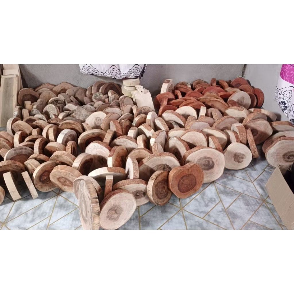 solid wood sampalok (Category: Other Kitchenware & Tableware) located in Makati City. Submitted by ydthrift_store (Listing ID 1440833336, Image 2). Description: Available 10 inch.