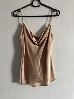 (Category: ) located in . Submitted by urkindofwardrobe (Listing ID 1440846563, Image 1). Description: .