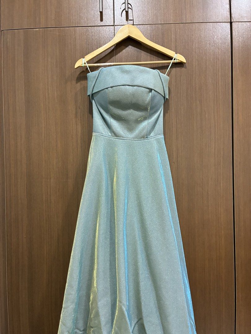 Lirio Shimmering Formal Gown (Category: Evening dresses & gowns) located in Quezon City. Submitted by anolymous (Listing ID 1440839838, Image 1). Description: Size: good for small to medium, gown can be adjusted according to body shape (corset style lace-up back) Feel free to message me for more photos or details :).