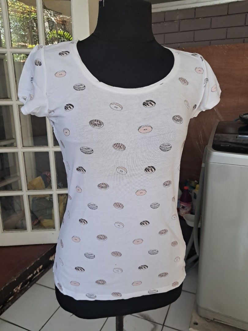 Shirts (Category: Shirts) located in Manila. Submitted by cherrytreasures (Listing ID 1440816456, Image 3). Description: cotton on, small size, shoulder 31 cm, body 36 cm. lenght 58 cm..