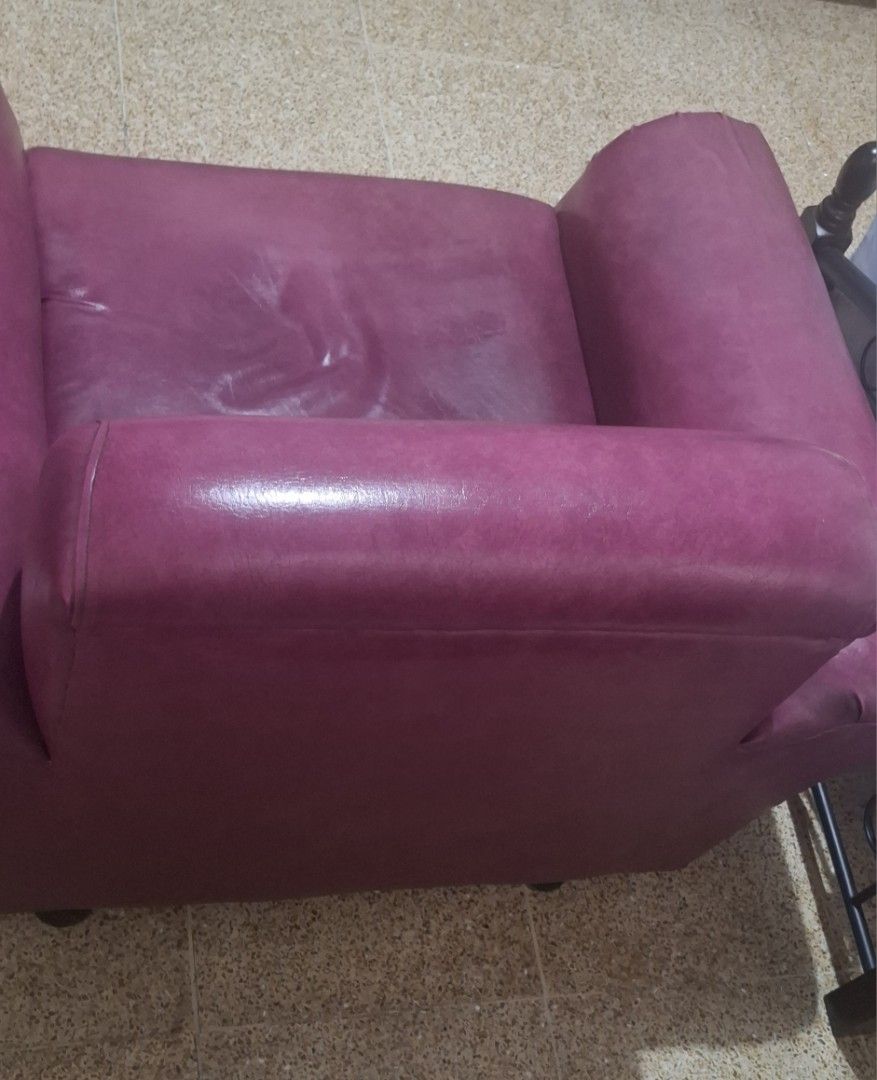 Single Seater Sofa (Category: Chairs) located in Manila. Submitted by ginacruz899 (Listing ID 1440924905, Image 2). Description: .