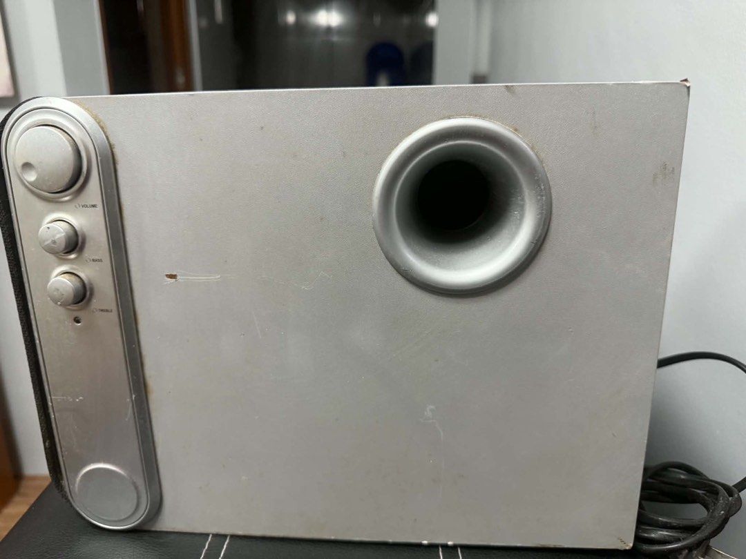 Speakers (Category: Soundbars, Speakers & Amplifiers) located in Manila. Submitted by mike__08 (Listing ID 1440887383, Image 3). Description: PLEASE READ BEFORE ASKING‼️ Can do meet up to check authenticity at Robinsons Magnolia, Q.C. Reason for Sale: Declutterring Not sure if all working.
