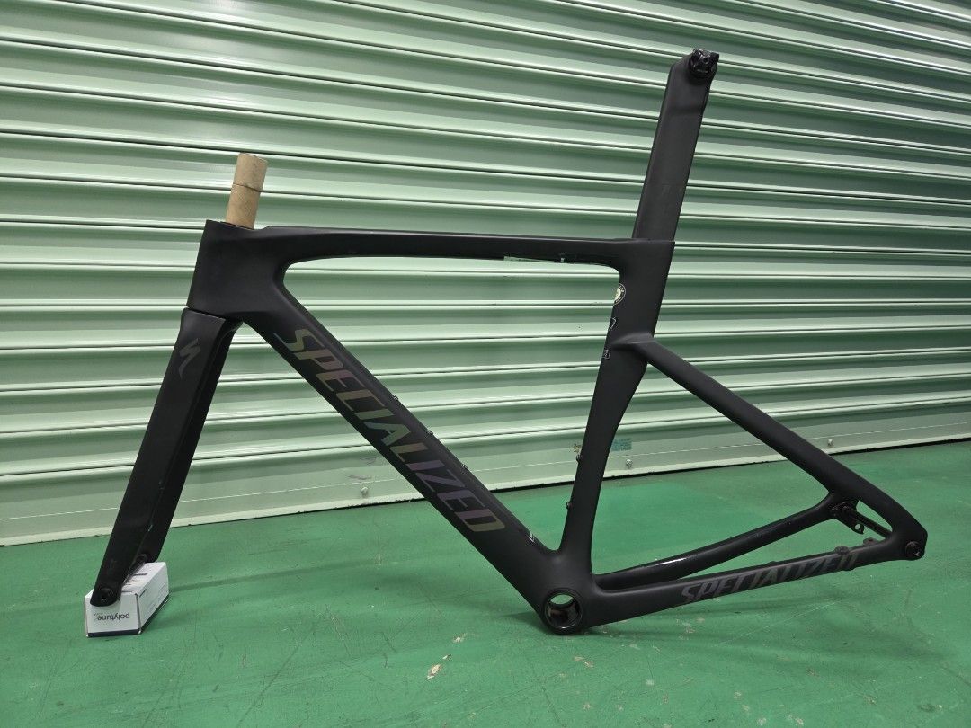 Specialized Venge Frameset (52) (Category: Bicycles) located in Singapore. Submitted by blackjack2017 (Listing ID 1440828106, Image 1). Description: Selling a lightly used Venge Pro frameset. This has exactly the same carbon layup as the Venge S-works. Size 52. This is still a highly sought after, aero specific frameset from Specialized. Includes aerofly bar. FACT 11r carbon, Rider-First Engineered™, Win Tunnel Engineered, internal electric only 