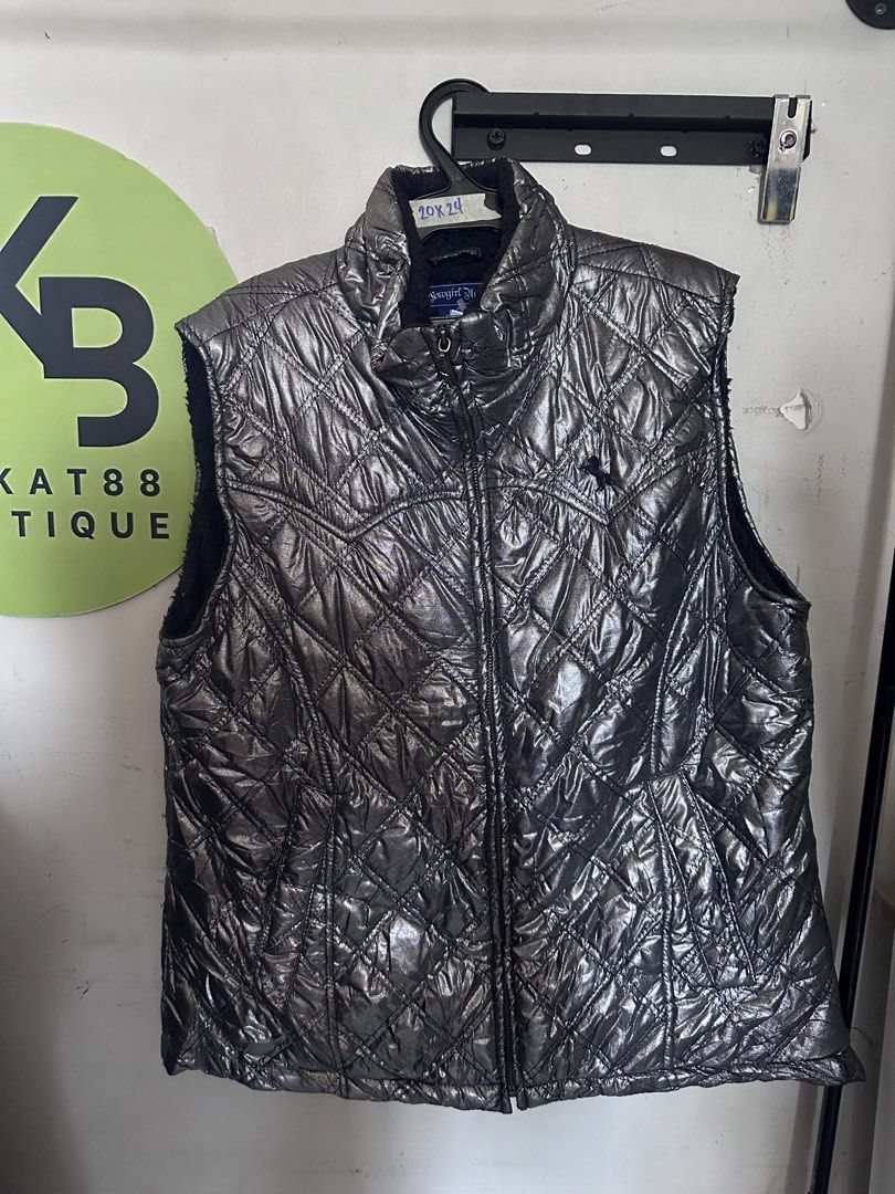 Sportful Padded Quilted Vest (Category: Vests) located in Taguig. Submitted by kitkat88boutique (Listing ID 1440813280, Image 1). Description: - Metallic silver quilted vest - Zip-up front with stand-up collar - Black fleece lining - Ideal for layering.