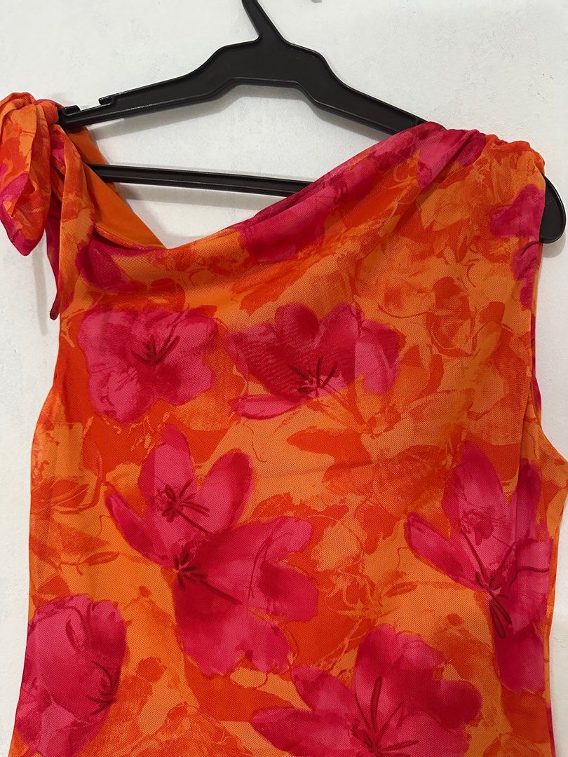 Summer floral dress (Category: Dresses) located in Rizal. Submitted by vubeary (Listing ID 1440882492, Image 2). Description: 👉Brand new (mali size kaya di ko nagamit) 👉For more details measurements please message me. 👉Willing to take video with your name and date so you can see the item and proof na legit seller here. 👉we can do meet up basta malapit sa lugar ko or delivery buyer will shoulder the shipping fee 📍brgy silangan san mateo rizal