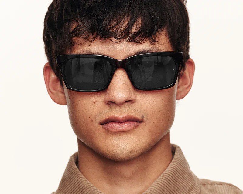 SUNNIES STUDIOS Dean Wide Midnight Sunglasses (Category: Sunglasses & Eyewear) located in Quezon City. Submitted by ong.sjane (Listing ID 1440821129, Image 3). Description: Includes original pouch and cleaning cloth.