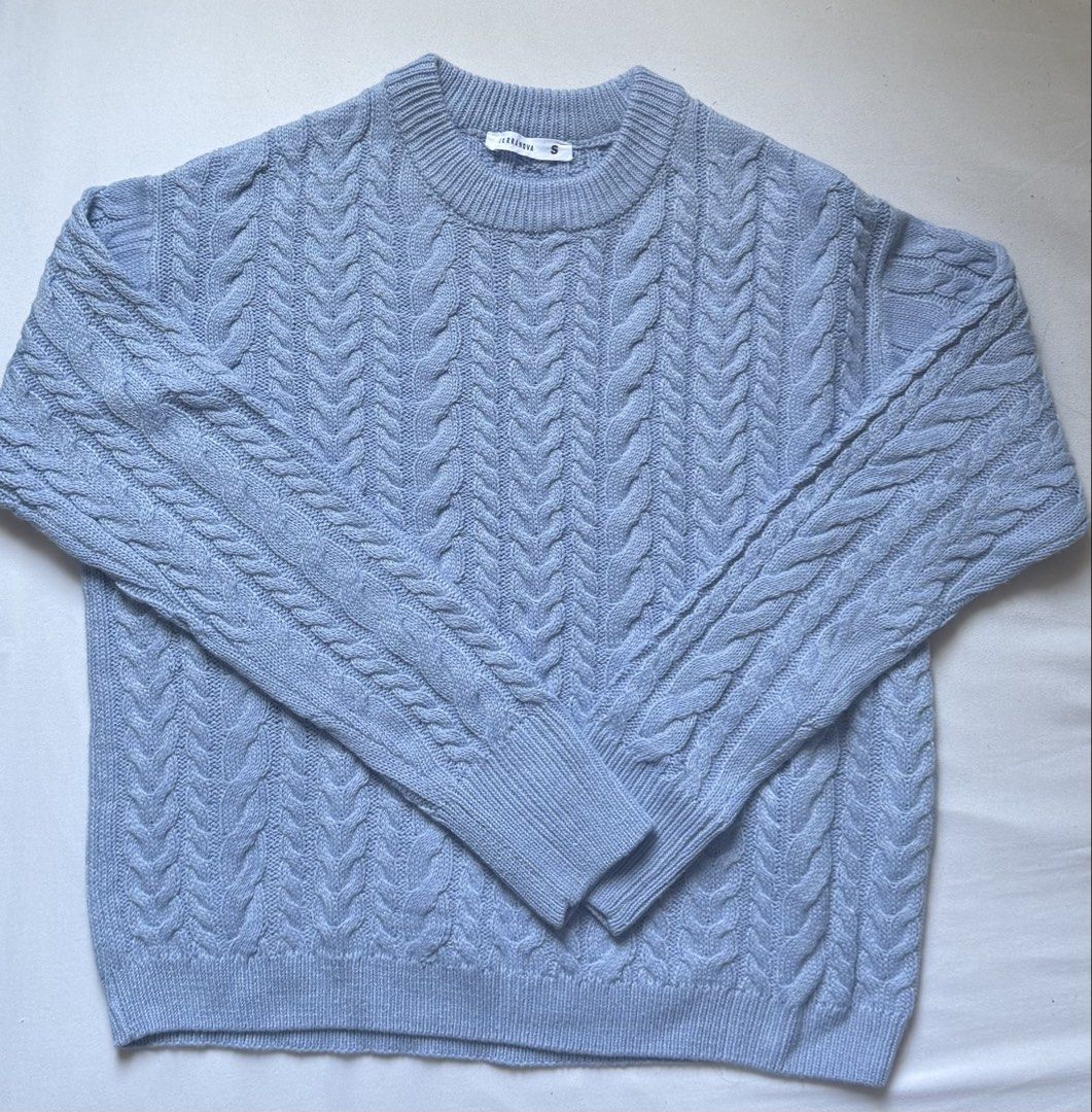 TERRANOVA Light Blue Cable Knit Sweater Size S (Category: Longsleeves) located in Pasay City. Submitted by kimmingyuu1006 (Listing ID 1440793781, Image 2). Description: - Brand: CERRANOVA - Style: Cable knit sweater - Color: Blue - Neckline: Crew neck - Sleeves: Long sleeves - Size: S - Features: Cozy and warm, versatile for pairing with jeans or skirts. used only once.