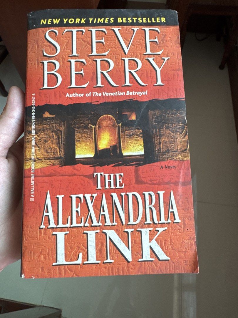 The Alexandria Link by Steve Berry (Category: Storybooks) located in Santiago. Submitted by spree33 (Listing ID 1440804868, Image 1). Description: Title: The Alexandria Link Author: Steve Berry No issues, regular wear and tear, old/brown pages Take note that these are old books so manage your expectations. Buy more books/items to get discounted price/free item to be given Any MOP and MOD preferred by buyer Delivery fee to be shouldered by buyer.
