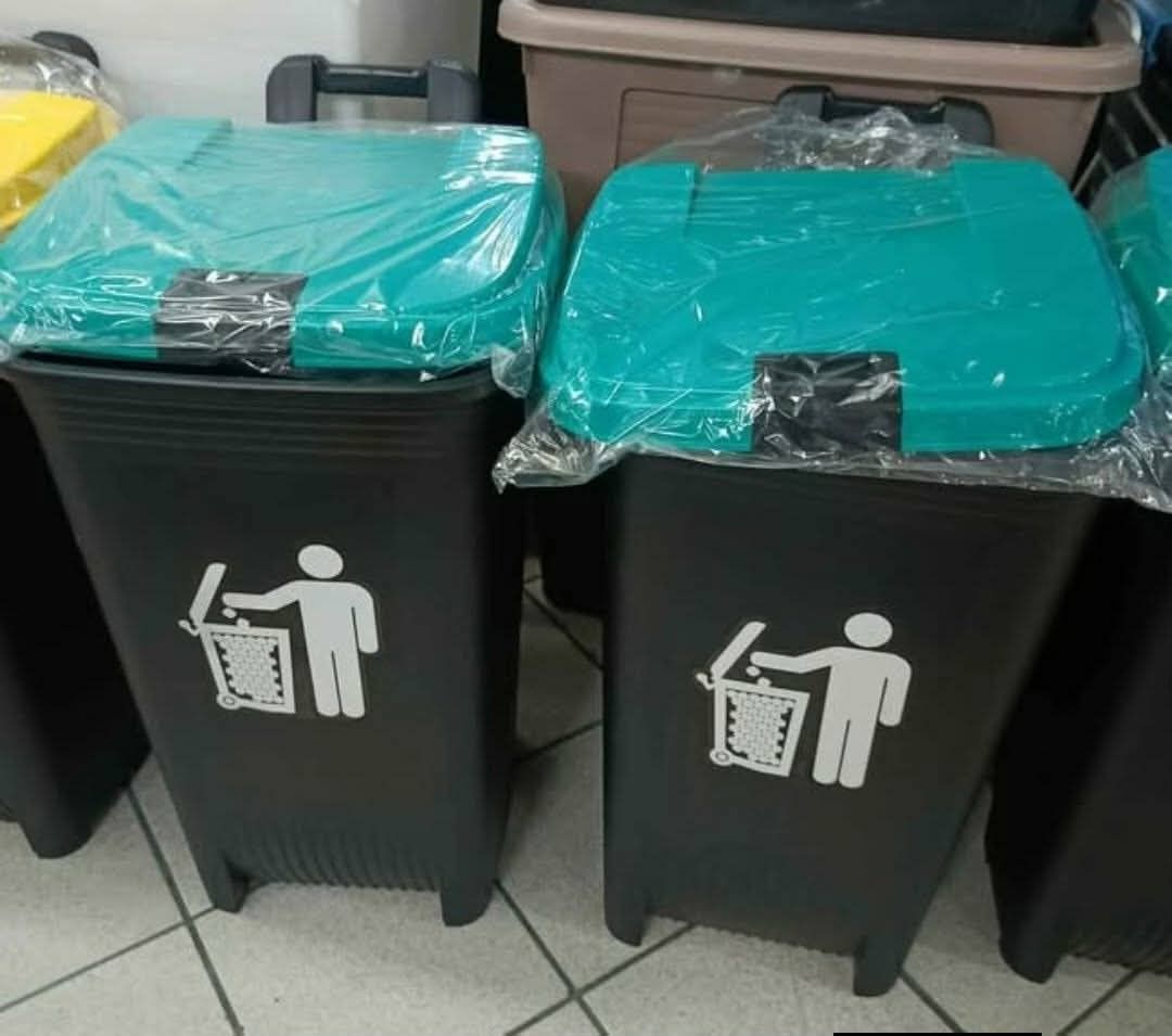 Trash Bin 80 Liter (Category: Storage Boxes & Baskets) located in Manila. Submitted by redonline (Listing ID 1440824758, Image 2). Description: Trash Bin 80L 800 ON HAND BRAND NEW Mode of Payment: Gcash,COD Same day delivery + Delivery Fee PM for orders and inquiries.
