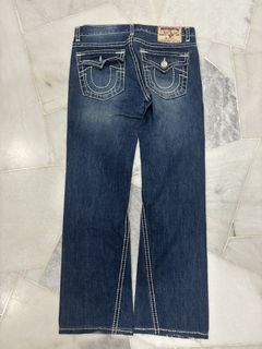 (Category: ) located in . Submitted by meenwardrobe (Listing ID 1440825991, Image 1). Description: .