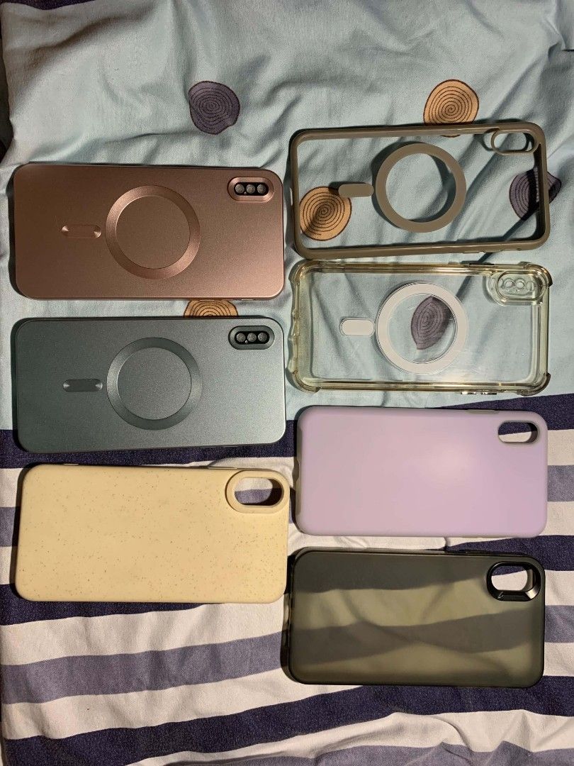 Tylex Powerbank & Cases (Category: Batteries & Power Banks) located in Makati City. Submitted by kendrickreovoca (Listing ID 1440783073, Image 3). Description: P699 (Tylex Powerbank) P300 (Take all sa phonecase) - Get a discount if you get both Few scratches (dahil lang sa kumukuskos ibang gamit sa loob ng bag) Slightly used 3-5 times lang. Type-C charging port 100% working Iphone Xs-Max cases, pink and blue unused. The rest are all used. Sold as